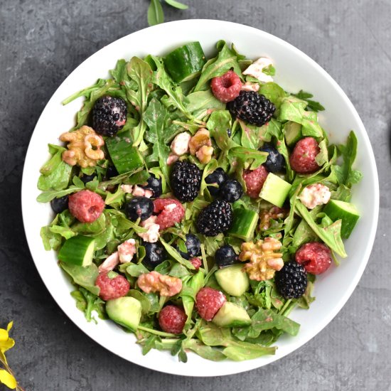 Berry Arugula Salad with Strawberry