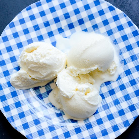 Simple Homemade Vanilla Ice Cream