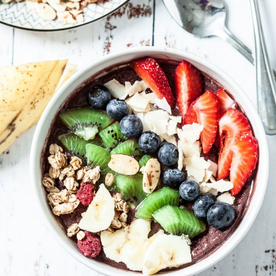 acai berry smoothie bowl