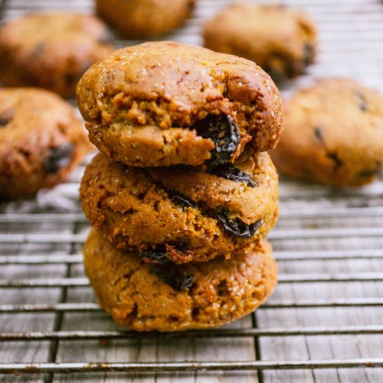 Rosewater and sour cherries cookies