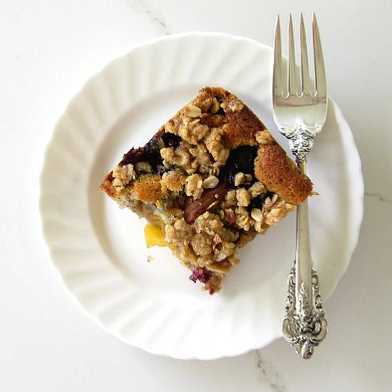 Peach-Berry Crumble Cake