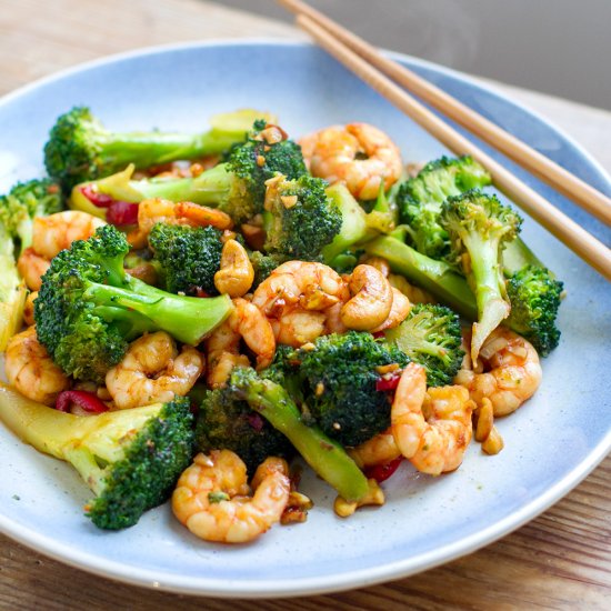 15-Minute Shrimp & Cashew Stir Fry