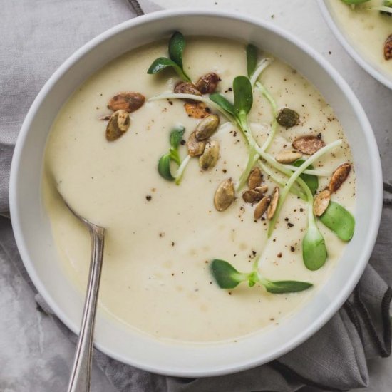 3-ingredient Vegan Zucchini Soup