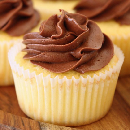 Yellow Cupcakes Chocolate Frosting