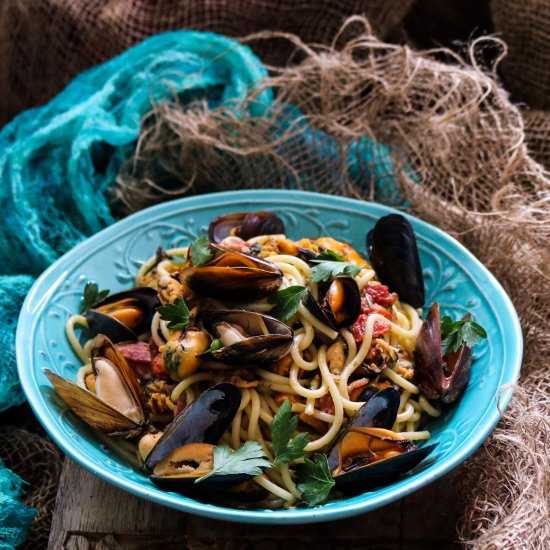 Bacon Tomato Mussel Pasta