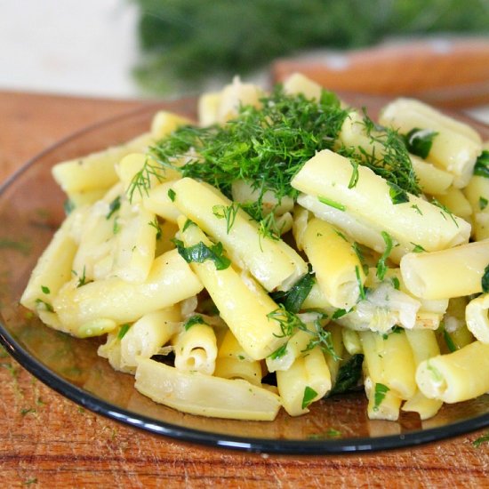 Yellow beans with garlic & dill