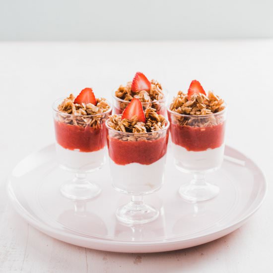 Strawberry-Rhubarb Yogurt Parfaits