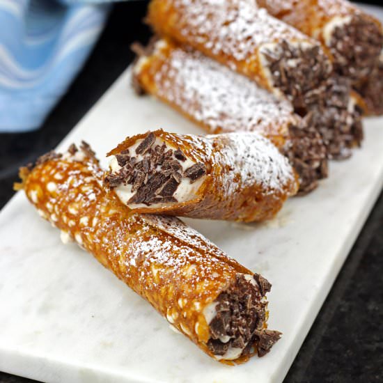 The Best Vegan Cannoli