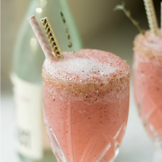 Frosé (Frozen Rosé Wine)