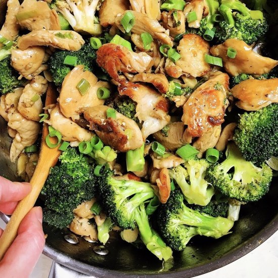 Paleo Chicken and Broccoli Stir-Fry