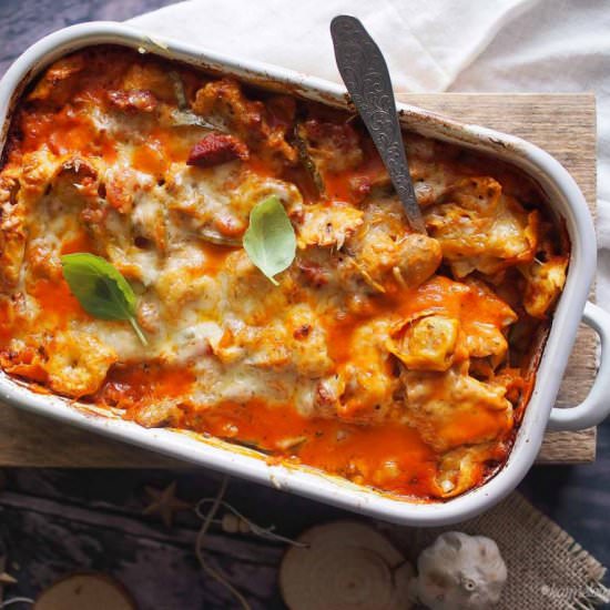 Bolognese tortellini bake