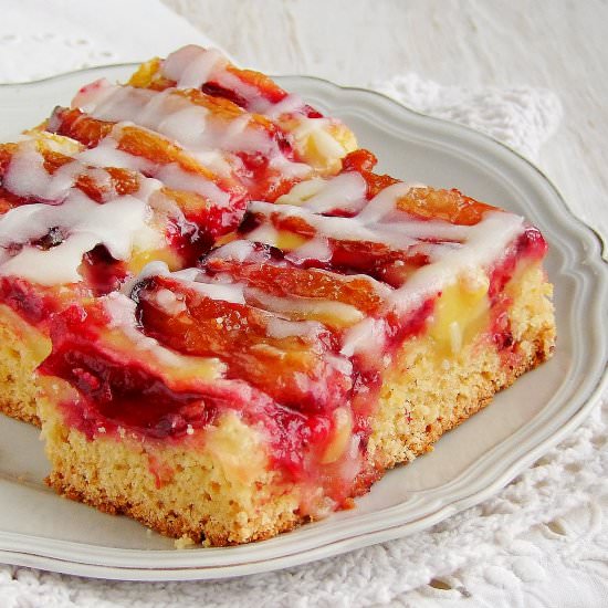 crumbly-yeast cake with plums