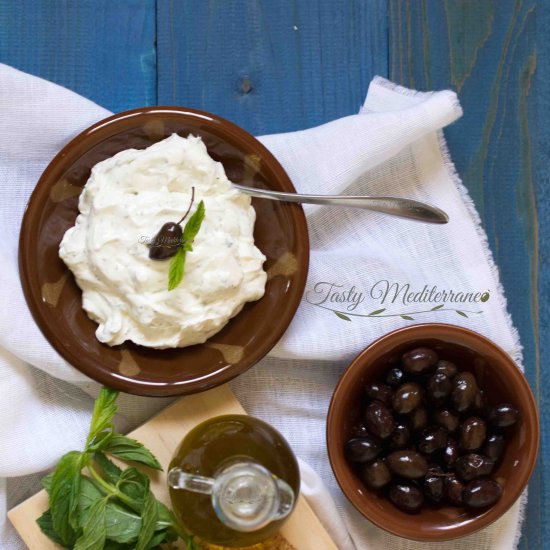 Labneh with garlic & mint