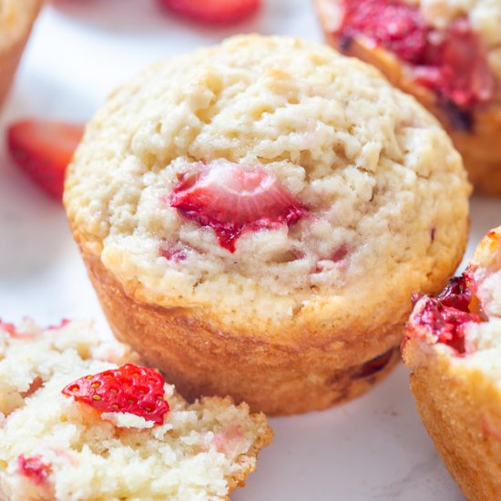 Easy Strawberry Muffins