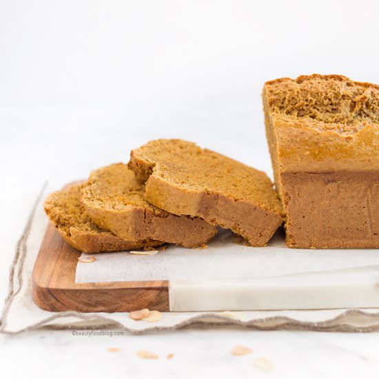 VEGAN CARROT ALMOND LOAF CAKE