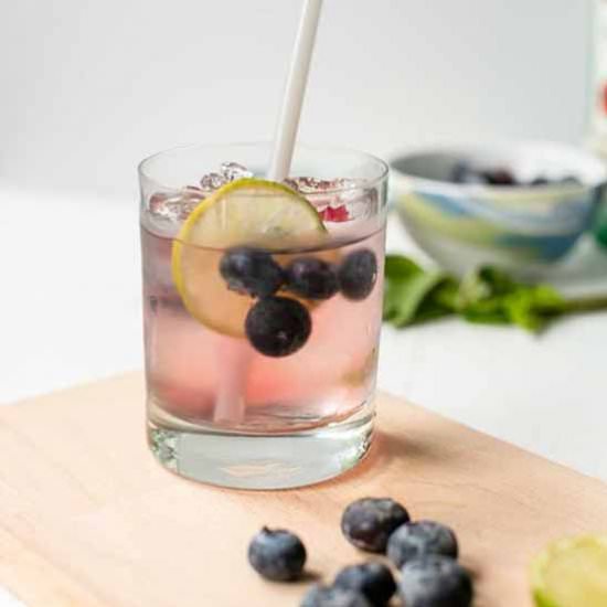 Blueberry mojito