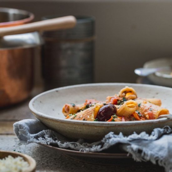 1-Pot Creamy Tomato Vegan Pasta