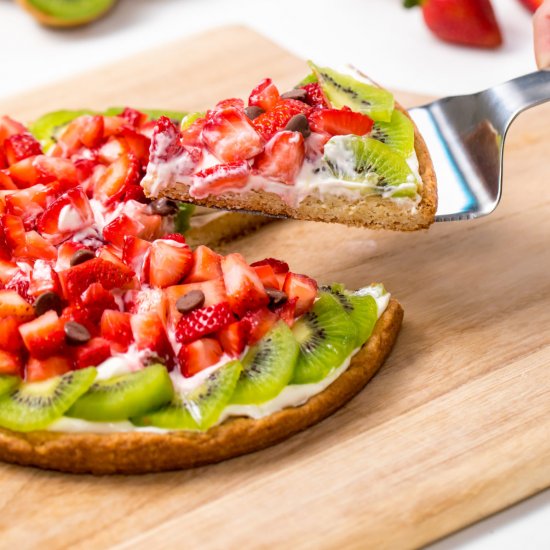 Strawberry kiwi fruit pizza