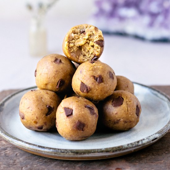 Vegan Cookie Dough Protein Balls