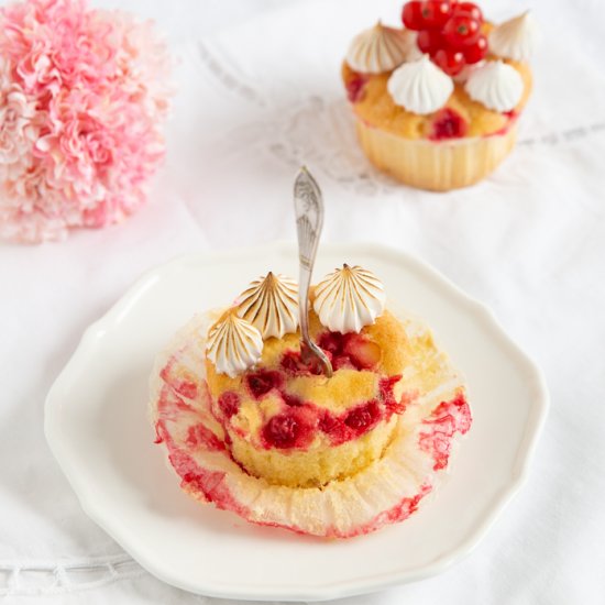 Red currant cupcakes