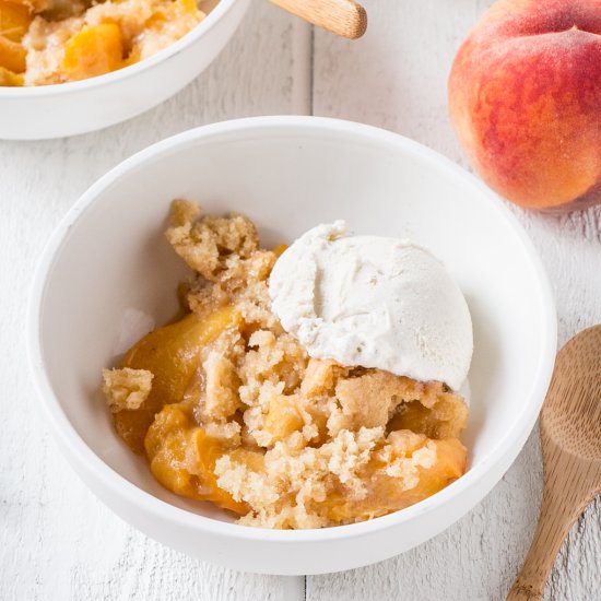 Slow Cooker Peach Cobbler