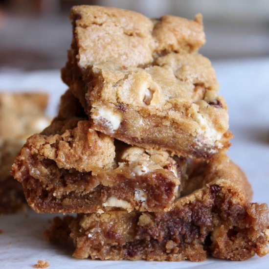 S’mores Cookie Bars