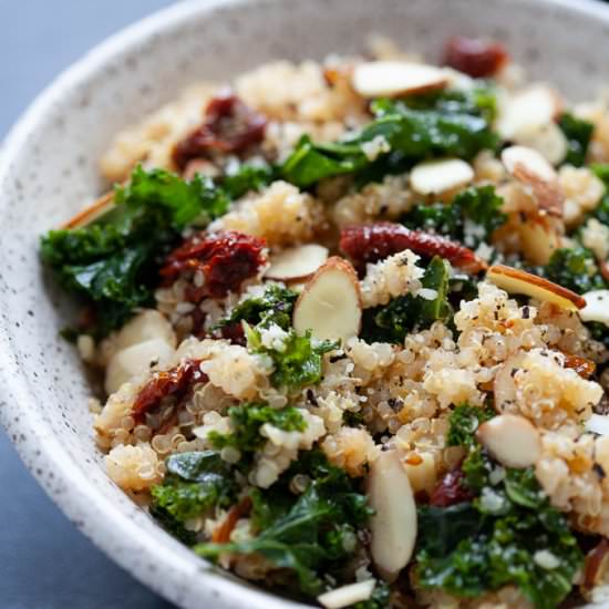 5 Ingredient Kale & Quinoa Bowl