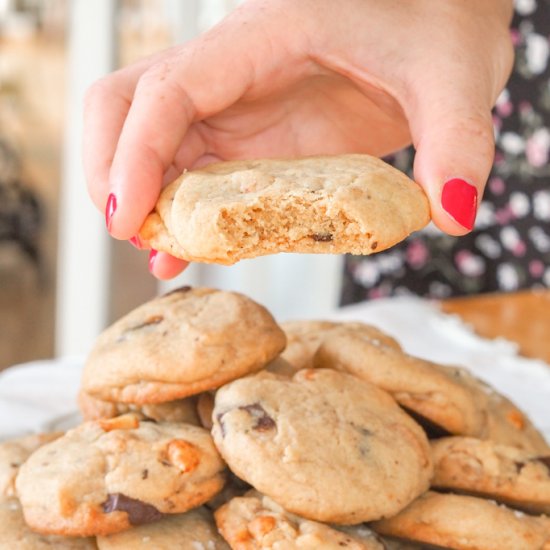 Peanut Chocolate Chip Cookies