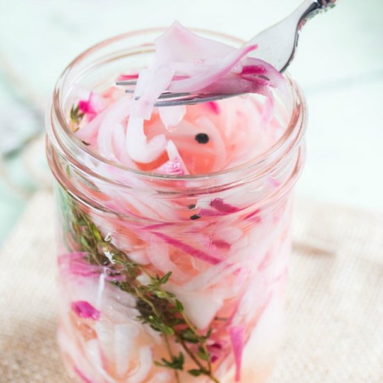 QUICK PICKLED ONIONS