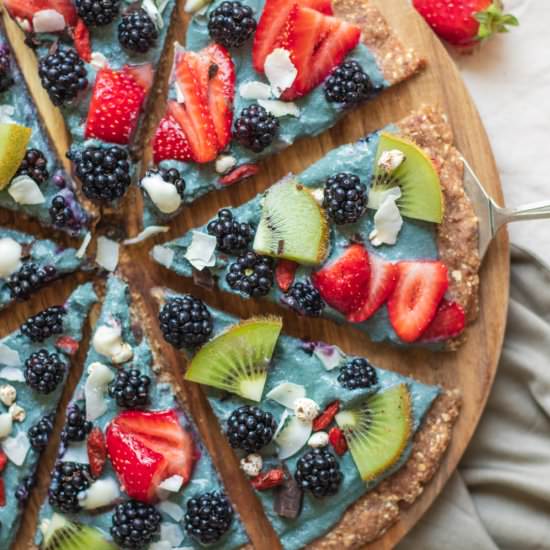 No-bake blueberry dessert pizza