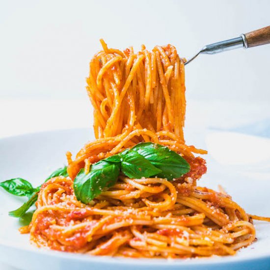 Spaghetti w/ Fresh Tomato Sauce