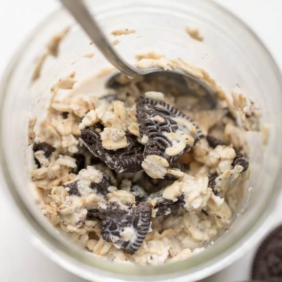 Cookies and Cream Overnight Oats