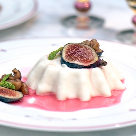 Spiced Figs with Yogurt Panna Cotta