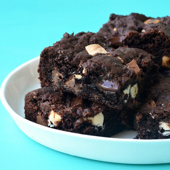 Triple Chocolate Chunk Cookie Bars