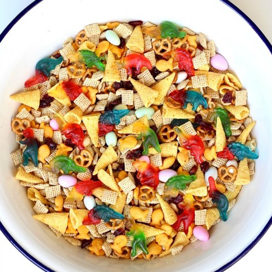 Dino-Mite Snack Mix