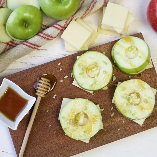 Cheddar Apple Sandwiches