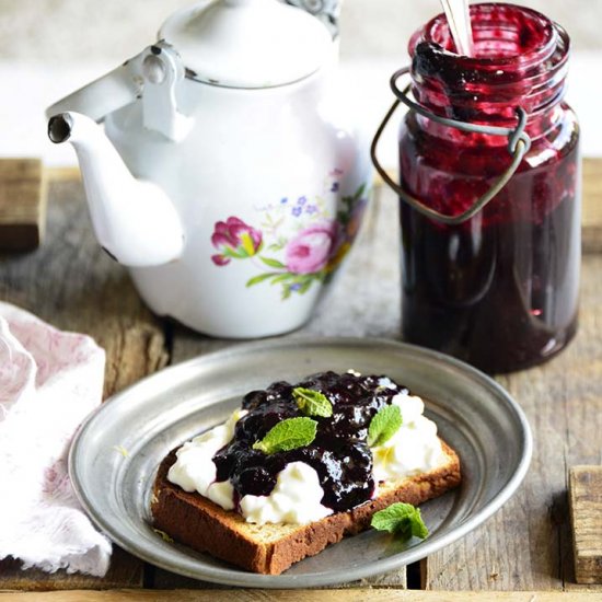 Small Batch Easy Blueberry Jam