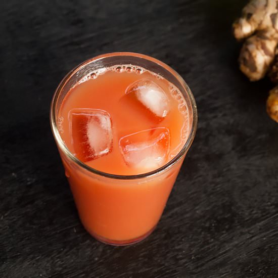 Fresh Carrot Apple Ginger Juice