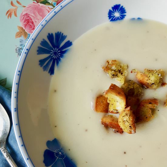 Cauliflower and Roasted Garlic Soup