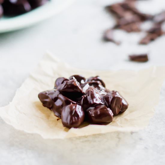 Easy Chocolate Almond Clusters