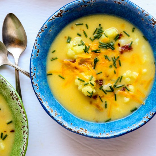 Cheesy Cauliflower Soup