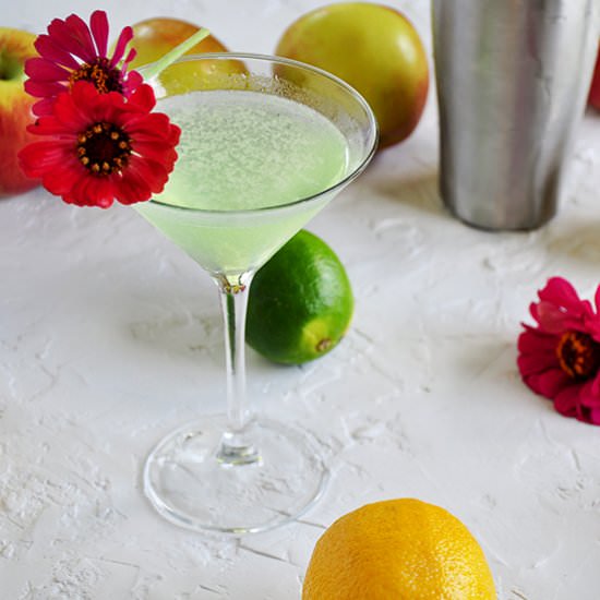 Easy Appletini Cocktail