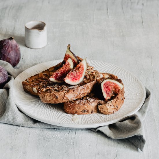 ALMOND VEGAN FRENCH TOASTS