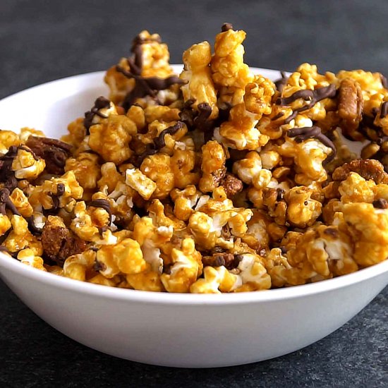 Chocolate Drizzled Caramel Corn