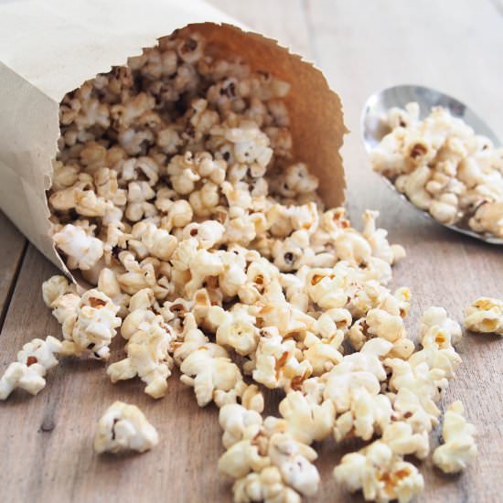 Low-Sugar Salted Caramel Popcorn