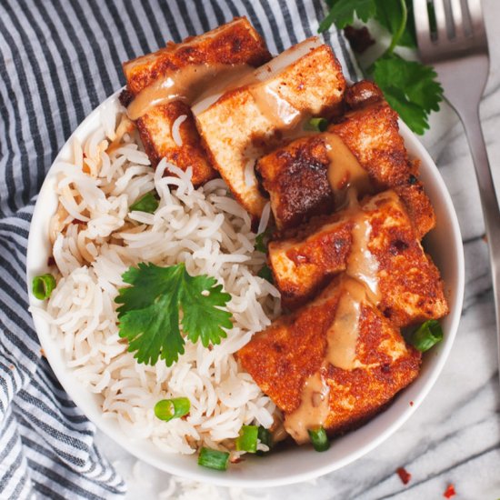 Crispy Tofu with Spicy Peanut Sauce