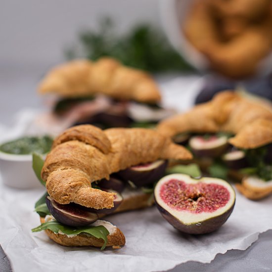 Savory croissants with ham and figs