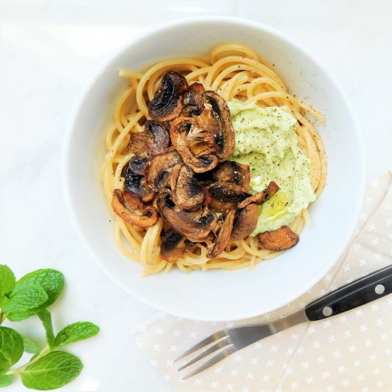 Spaghetti with Mint Macadamia Pesto