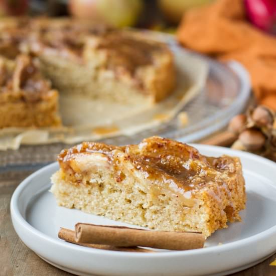 Simple Caramel Apple Pie Cake