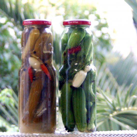 Israeli style pickles